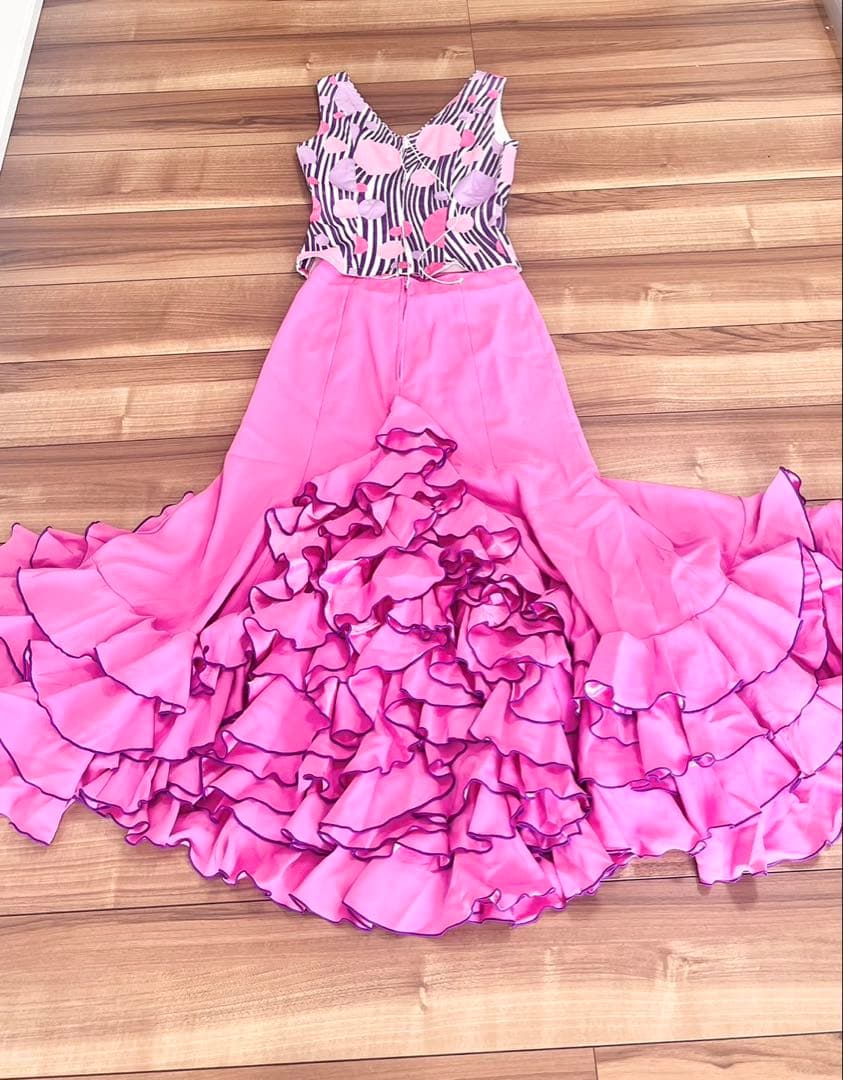 ソニアジョーンズ　フラメンコ衣装　トップスソニアサイズ③ スカートM