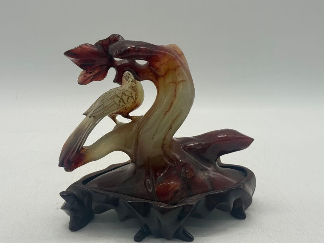 中国　玉製　鳥　台付　置物　送料込み260107