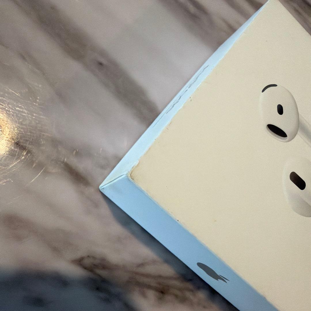 Apple AirPods 4 ANC ノイズキャンセリング