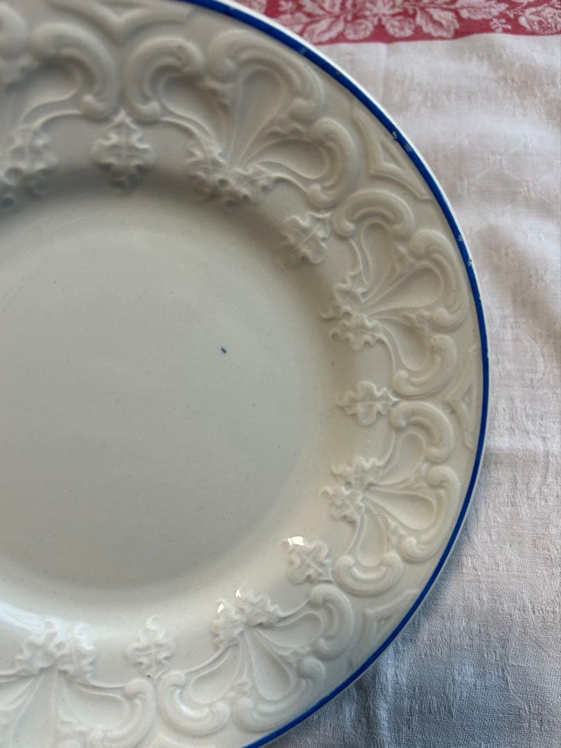 美品　クレイユモントロー　平皿　レリーフ　フランスアンティーク　①
