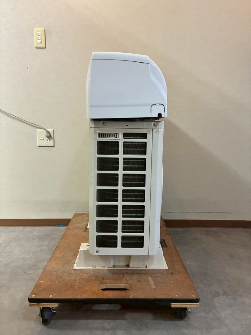 2114 アイリスオーヤマ【IKF-224W】2023年製 6畳 エアコン 中古