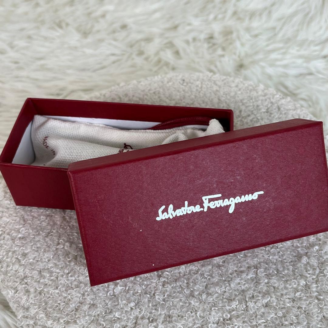 未使用級　Salvatore Ferragamo バレッタ　ヴァラリボン