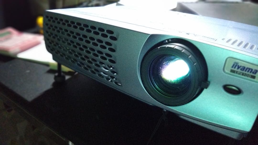 iiyama LPX100 プロジェクター　動作確認済み