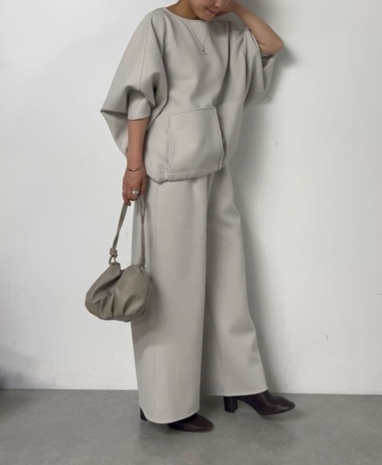 2.2万　今季新品　ビアズリー　リップルダンボール トップス　グレージュ