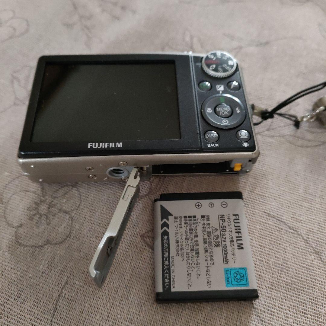 FUJIFILM FinePix F50fd シルバー