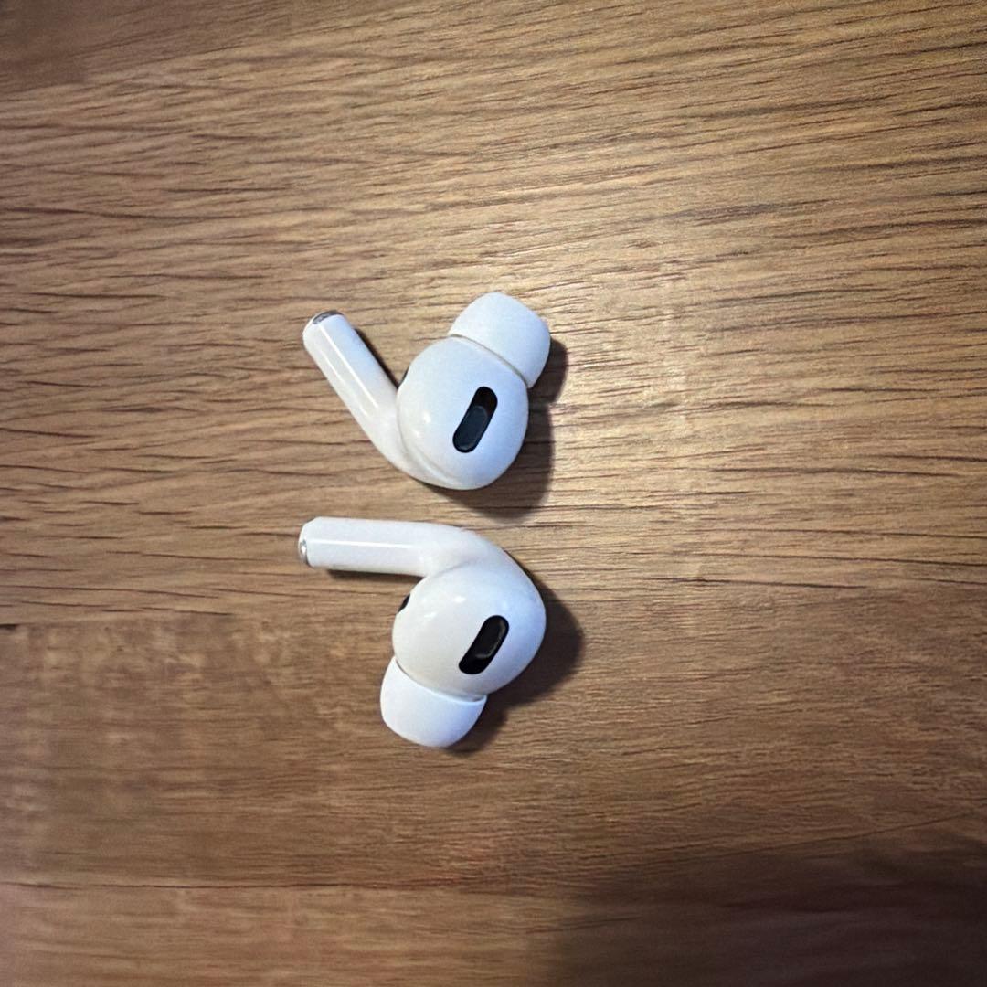 AirPods Pro 本体 充電ケース付き（第2世代）
