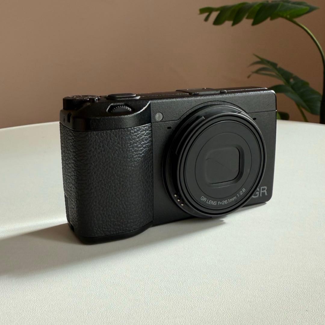 【付属品＋ストラップ】RICOH リコー GR Ⅲx 箱無し　シャッター数少なめ