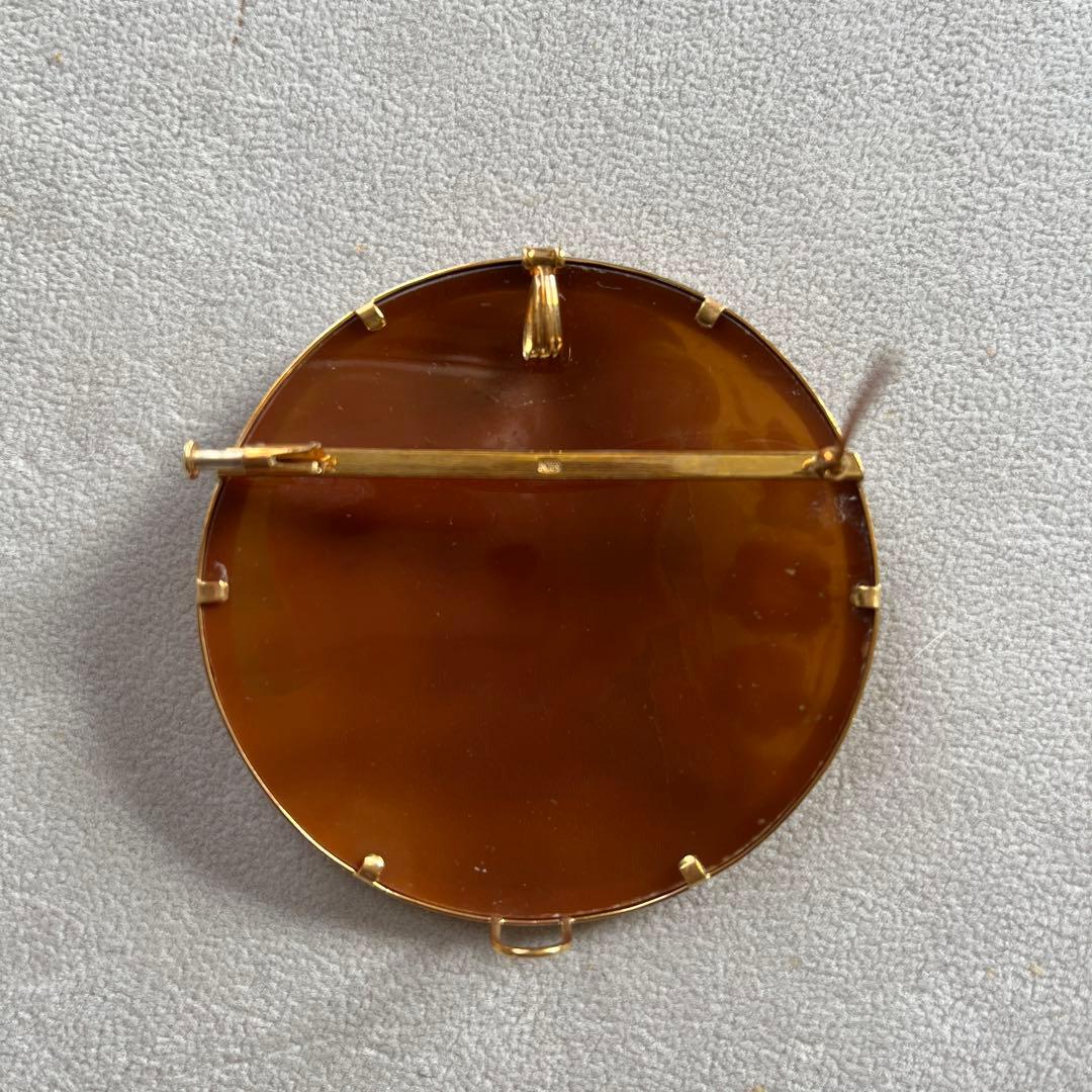 新品未使用イタリアチョコカメオのブローチ