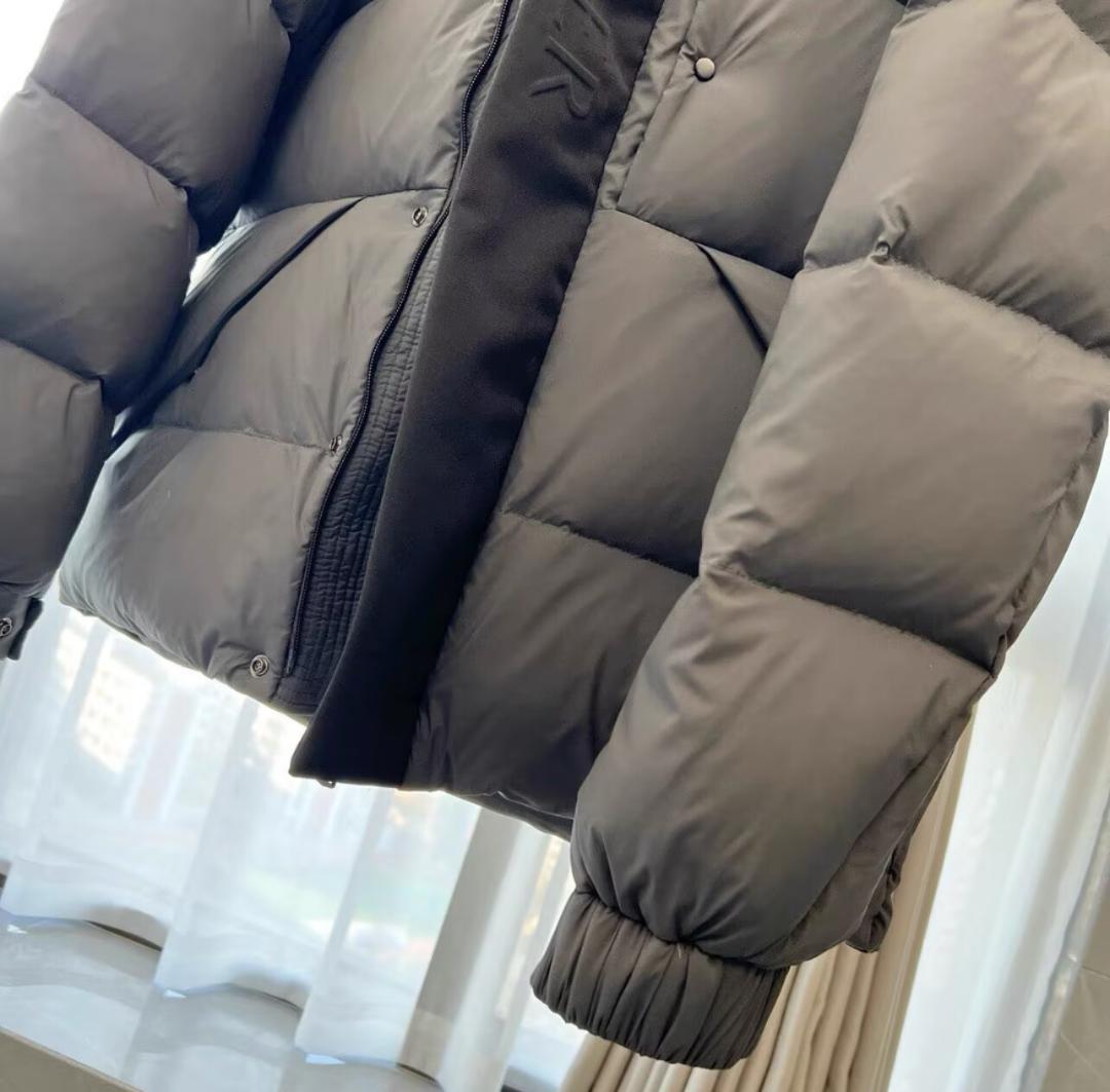 ダークグレー フード付きダウンジャケット+++