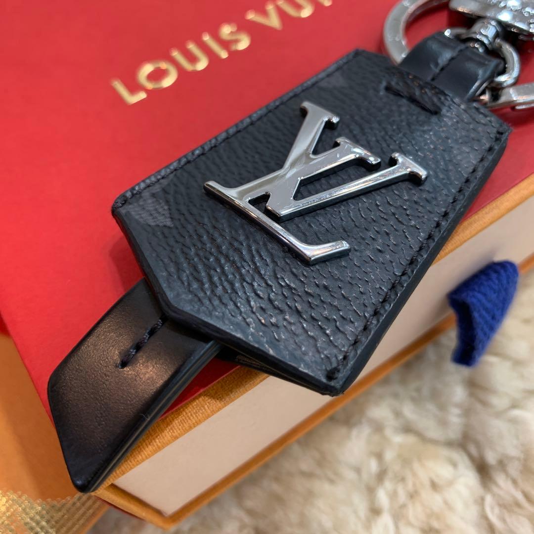 ルイヴィトン クロッシュ クレ キーホルダー バッグチャーム M63620