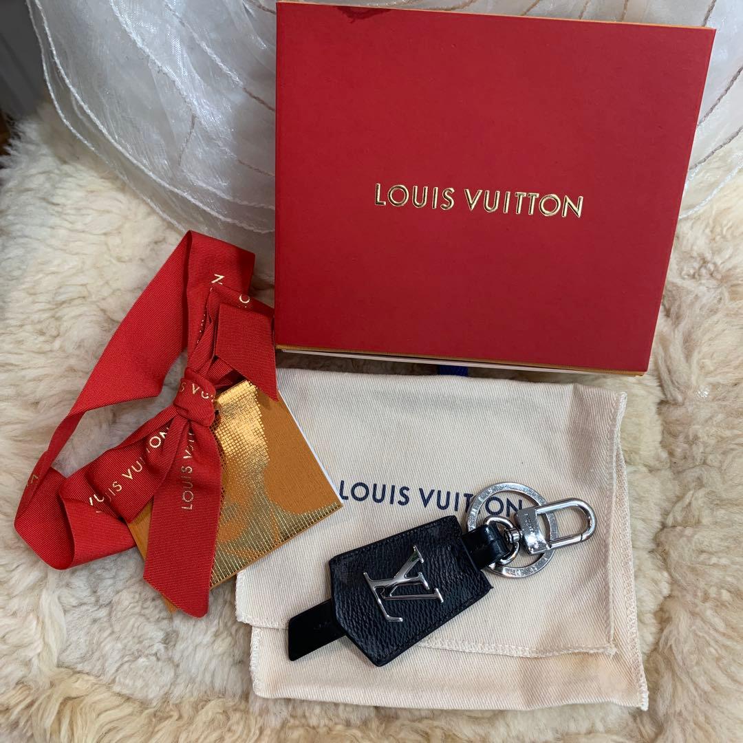 ルイヴィトン クロッシュ クレ キーホルダー バッグチャーム M63620