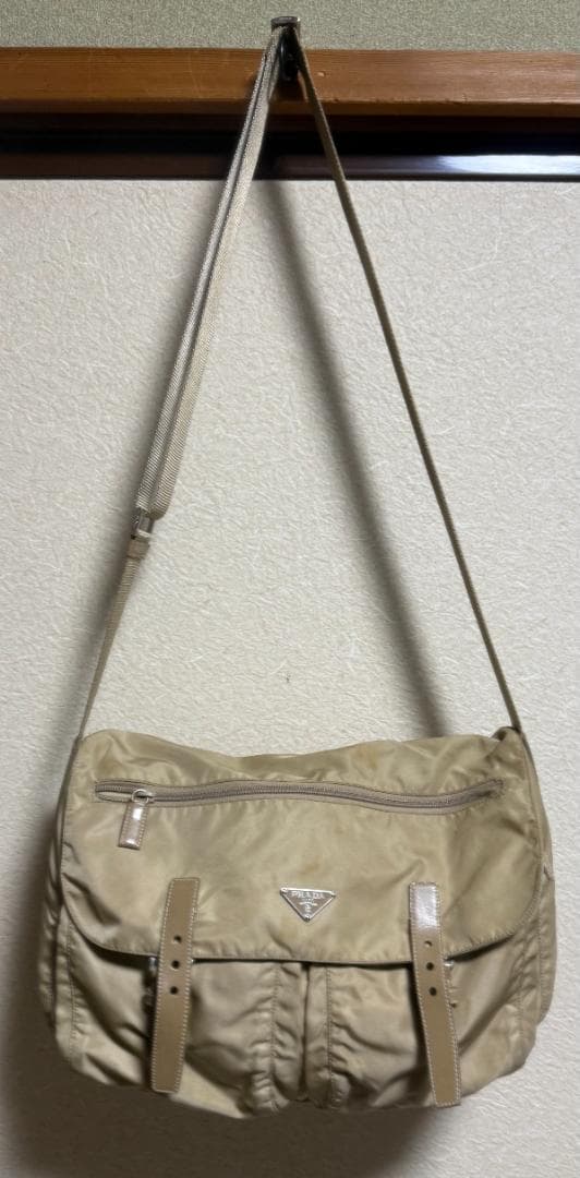 本日限り⭐️PRADA⭐️惜しみなく使える、普段着で持つベージュショルダー