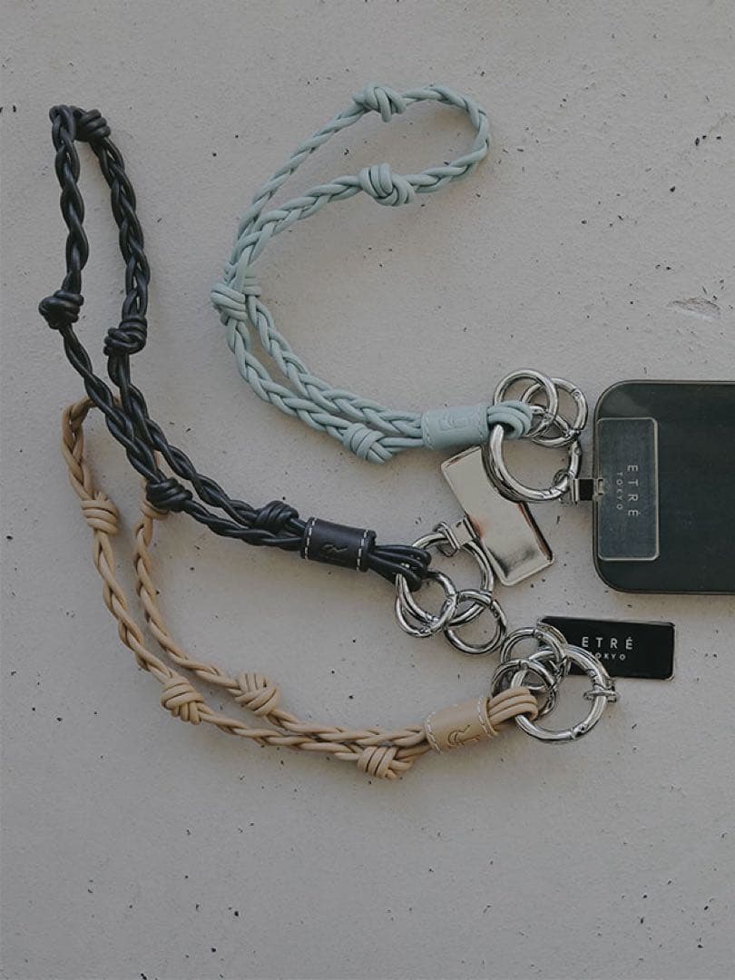 ETRE TOKYO 新作 完売 レザーコードショートマルチストラップ レザー