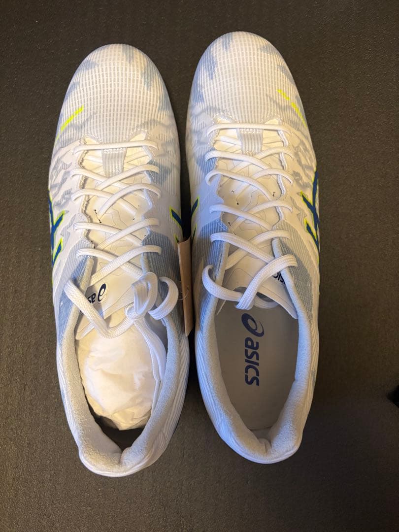 シューズ asics across3