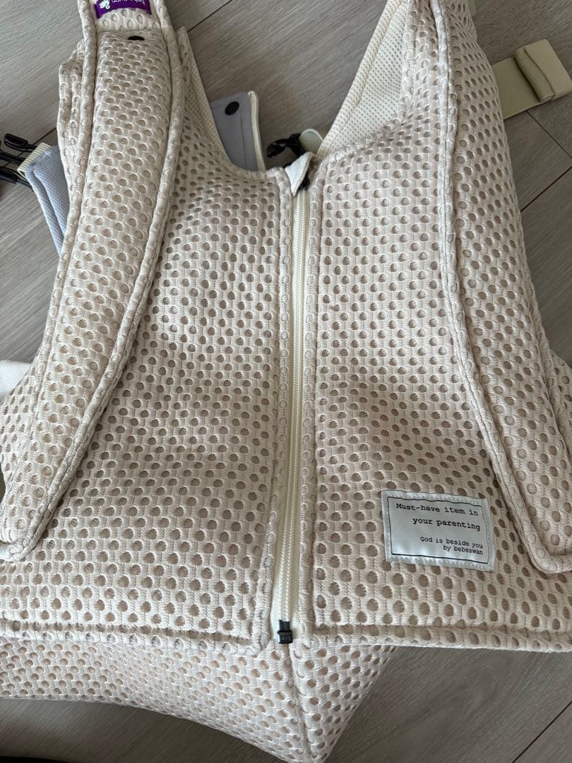 【新品未使用】bebe swan 抱っこひも ベージュ