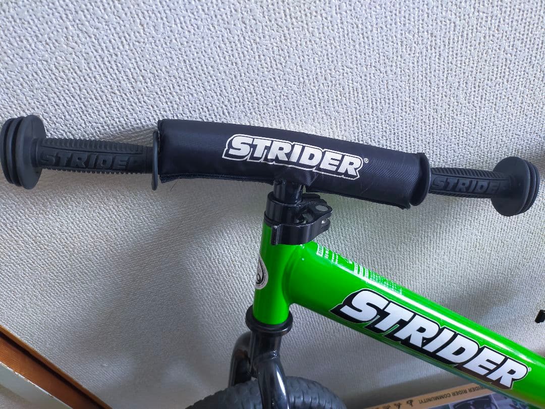 ストライダー　スポーツモデル　グリーン　正規品　バランスバイク　12インチ