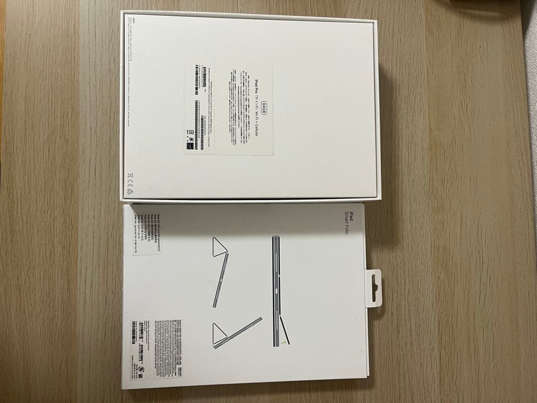 iPad Pro（第1世代）スペースグレー 64GB +smart folio