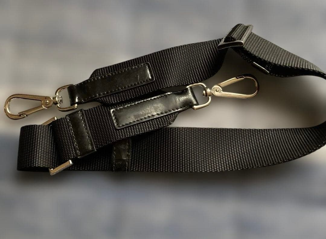 PRADA ブラックナイロン ショルダーバッグ