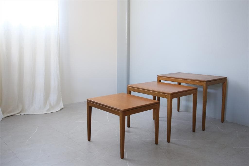 英国アンティーク木製ネストテーブル3台/収納式机/飾り棚/花台(92-271)