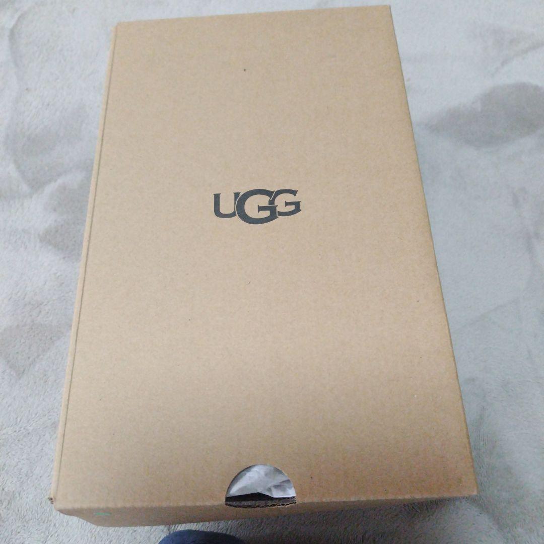 新品同様　UGG　アグ　リボン モカシン　24　サイズ7 スエード ネイビー