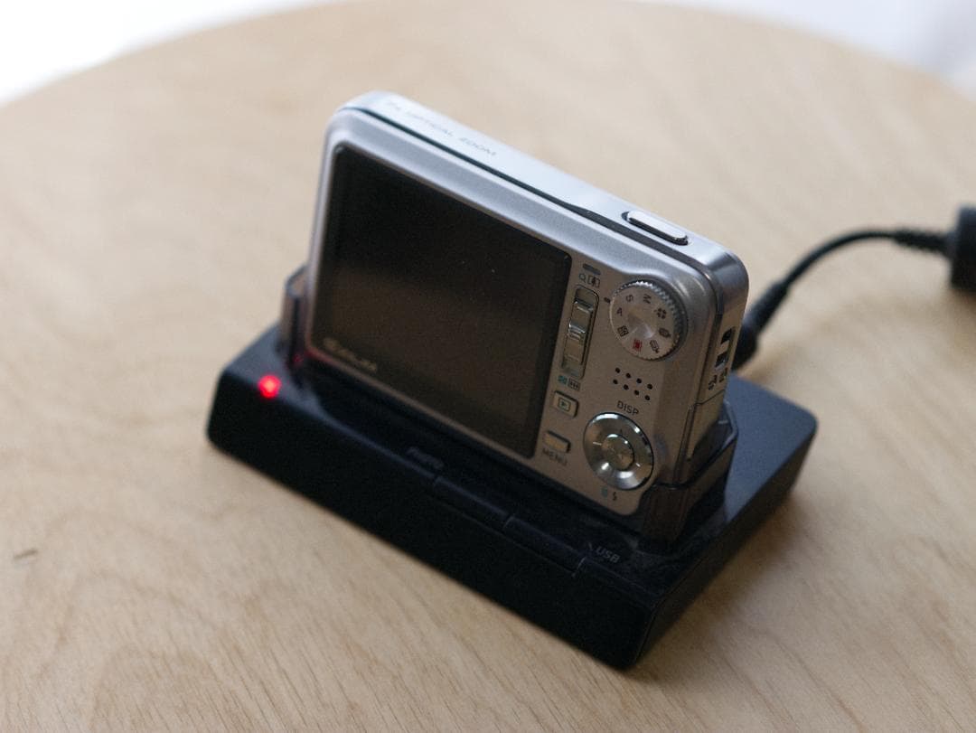デジタルカメラ CASIO EXILIM EX-V8