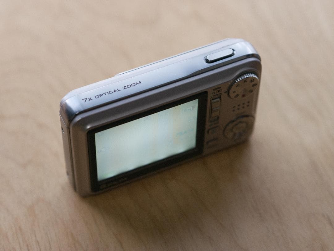デジタルカメラ CASIO EXILIM EX-V8