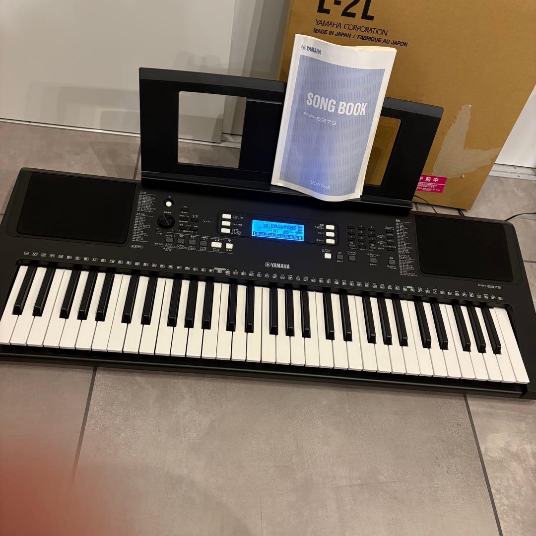 【美品】2023年製YAMAHA PSR-E373 電子キーボード