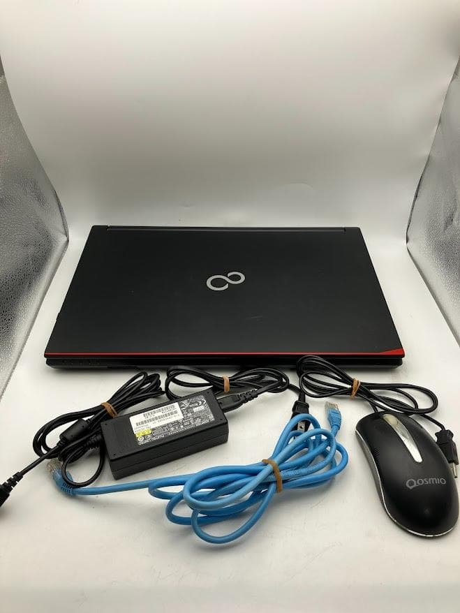 FUJITSU　ノートパソコン　LIFEBOOK　A576／Ｐ