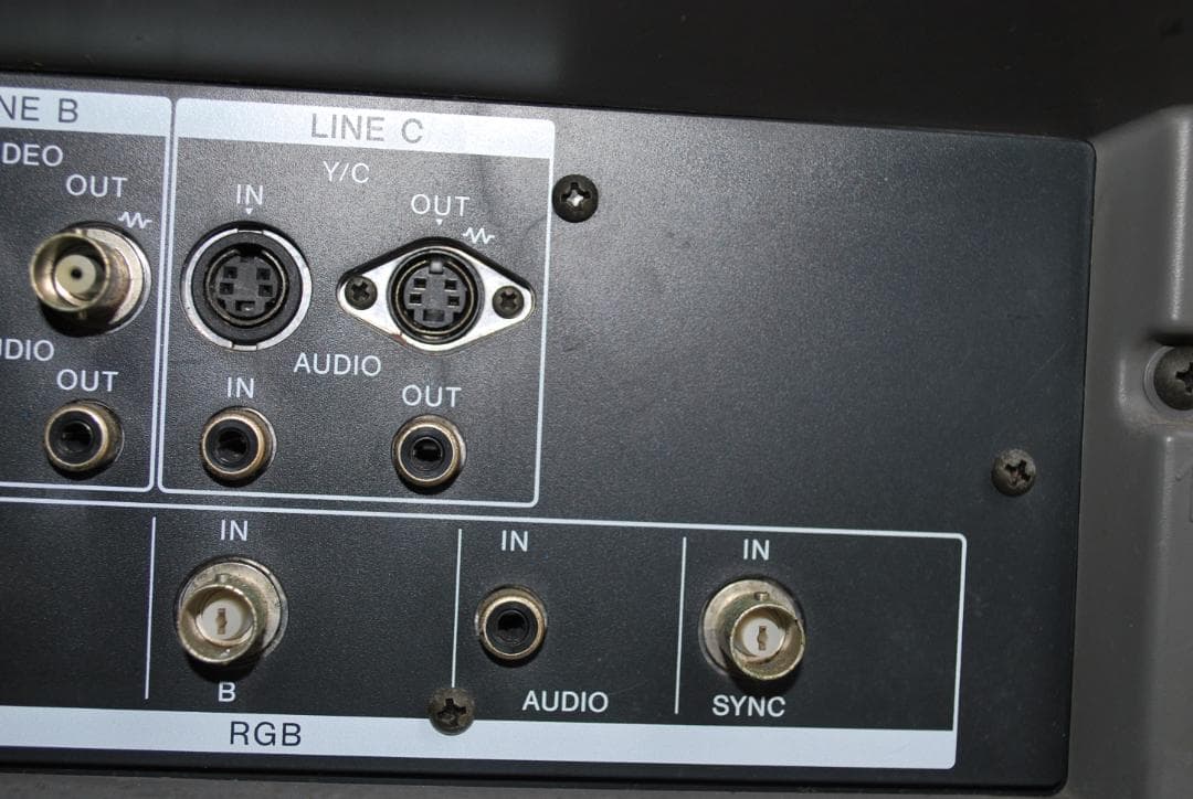 ソニー業務用カラーモニターPVM-14M1jジャンク品の出品です。