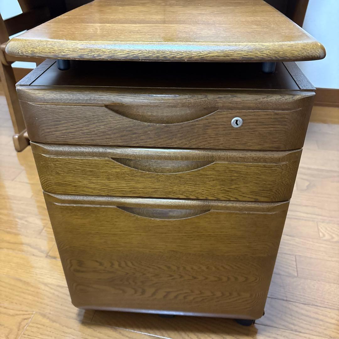 もりもりた出品③ 袖机のみ