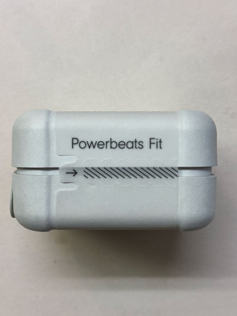 【新品未開封】Powerbeats FitブラックME2J4PA/A M76RT