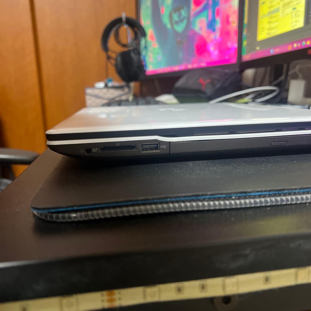 【ほぼ未使用品】富士通 LIFEBOOK AH480/H プレミアムホワイト