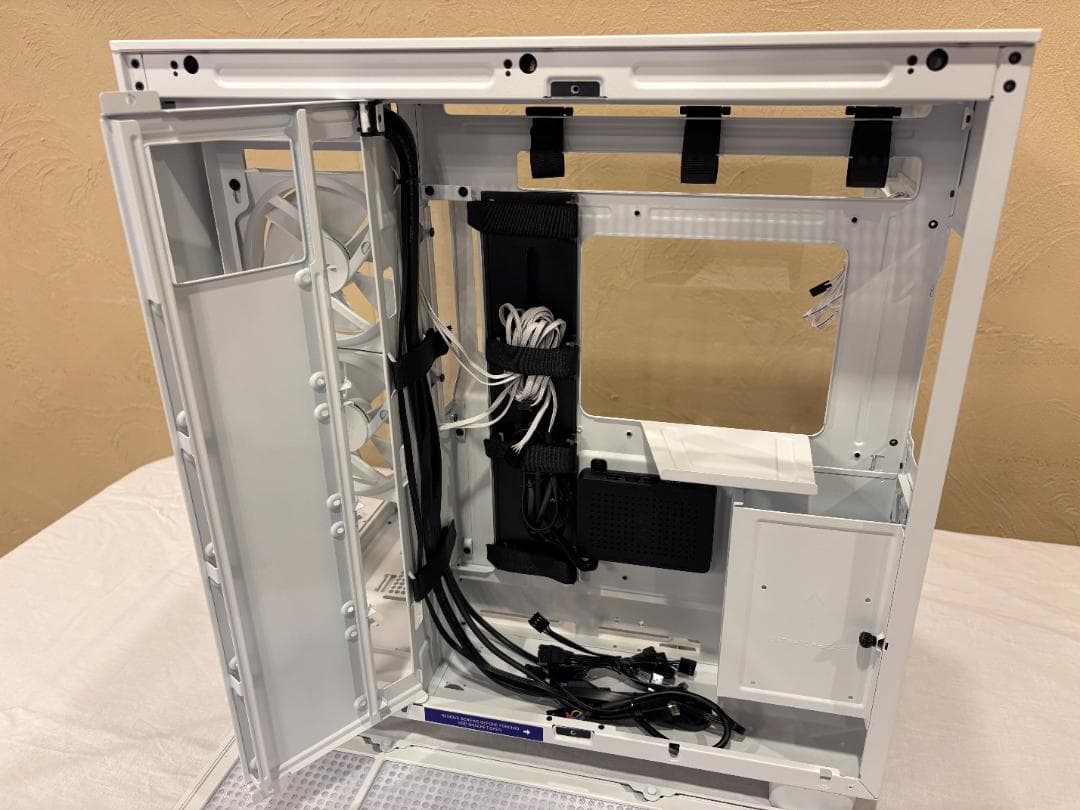 【美品】NZXT H9 Elite ホワイト PCケースCM-H91EW-01