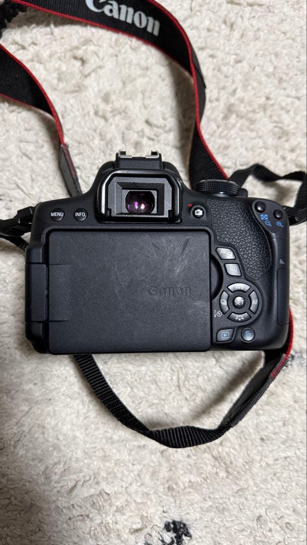 【お得！】Canon EOS kiss x8i ダブルズームキット 箱あり