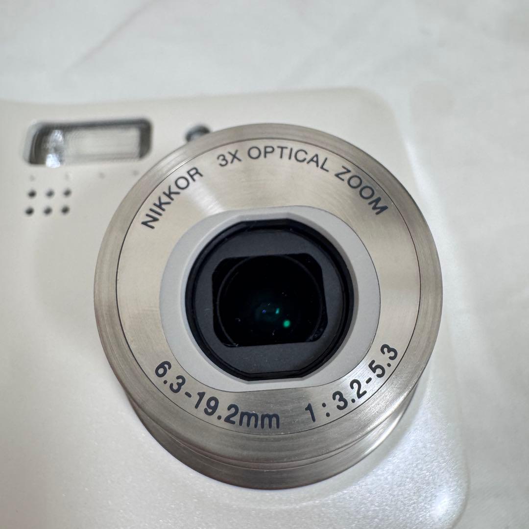 即日発送 美品　Nikon COOLPIX L2 コンパクトデジタルカメラ