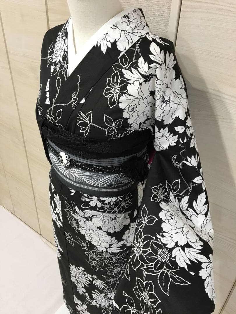 小粋【浴衣2点セット】新品❗️牡丹・菊　黒色