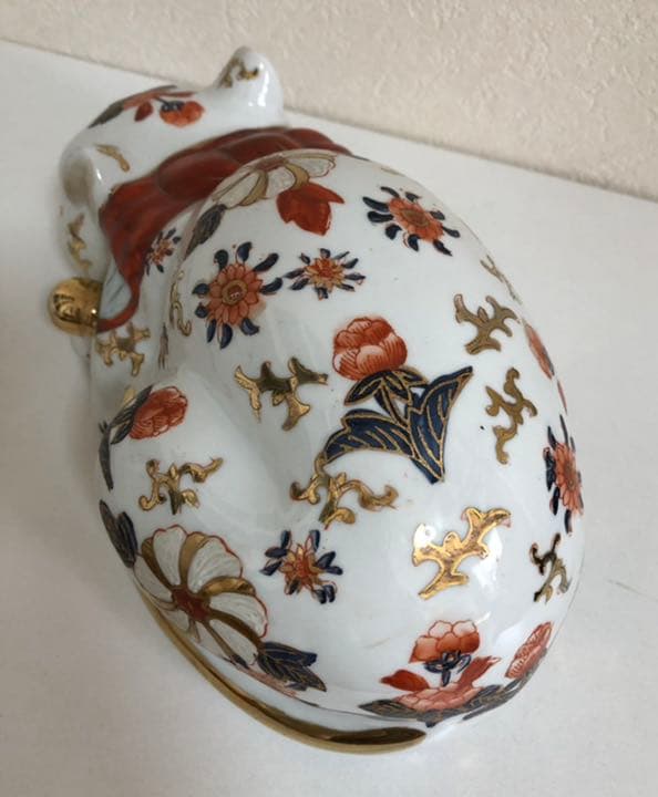 伊万里焼　眠り猫