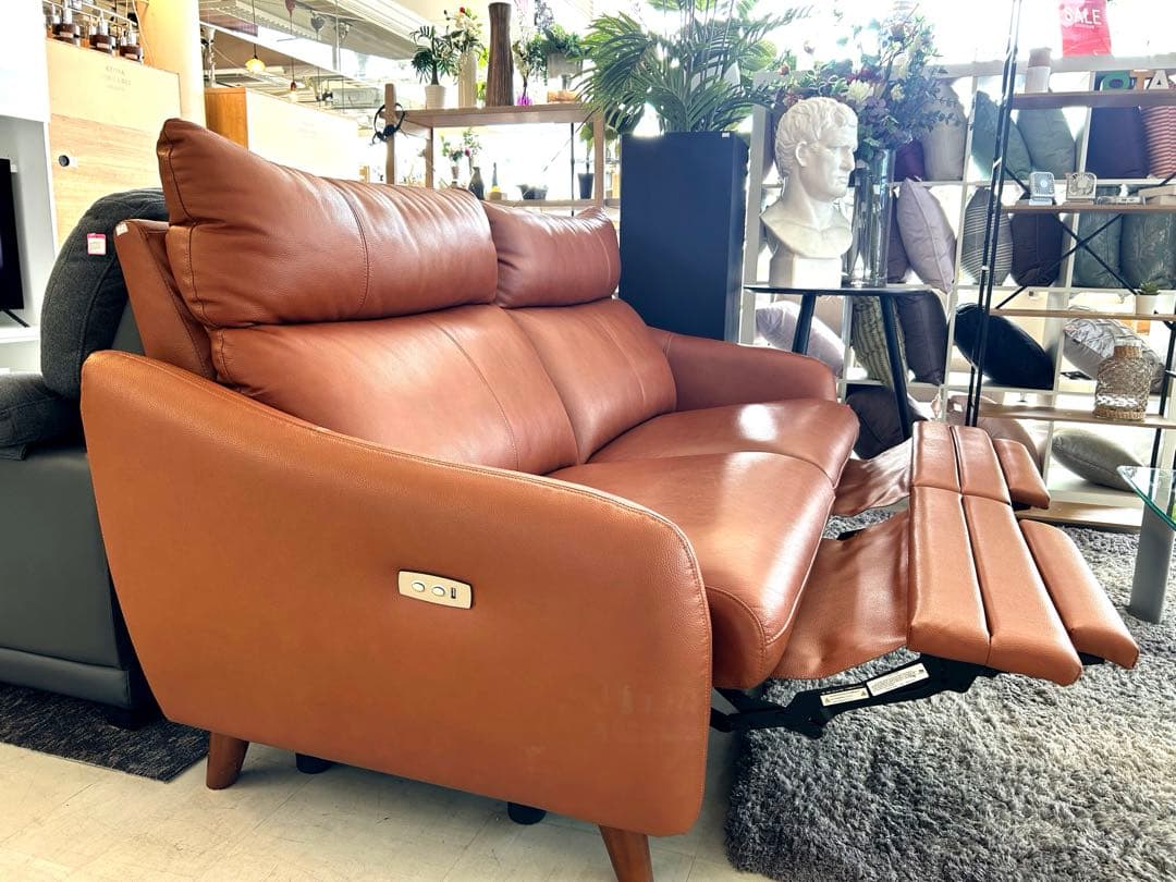本革レザー 電動リクライニング2人掛けソファ　ヤマダデンキ×IDC大塚家具