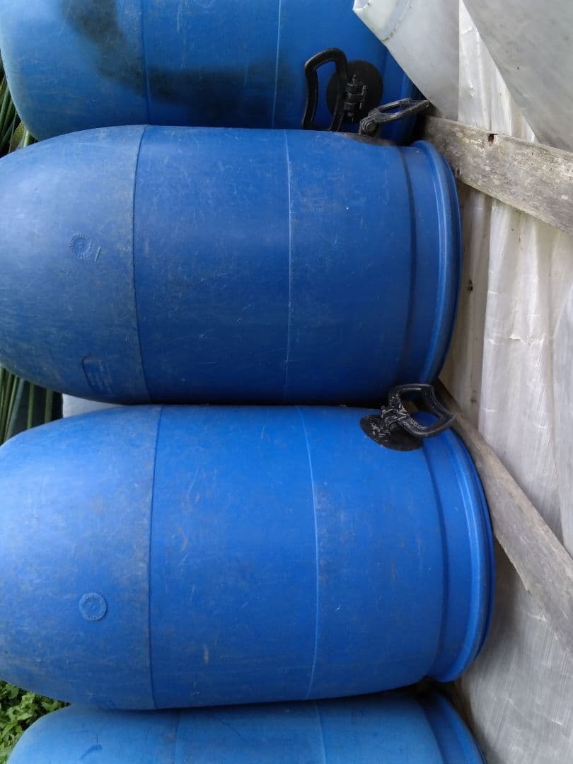 プラスチックタンク３５個まとめ売り　貯水タンク　雨水タンク　ウォータータンク