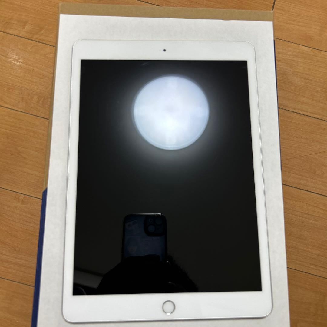 Apple iPad 第七世代 シルバー 本体