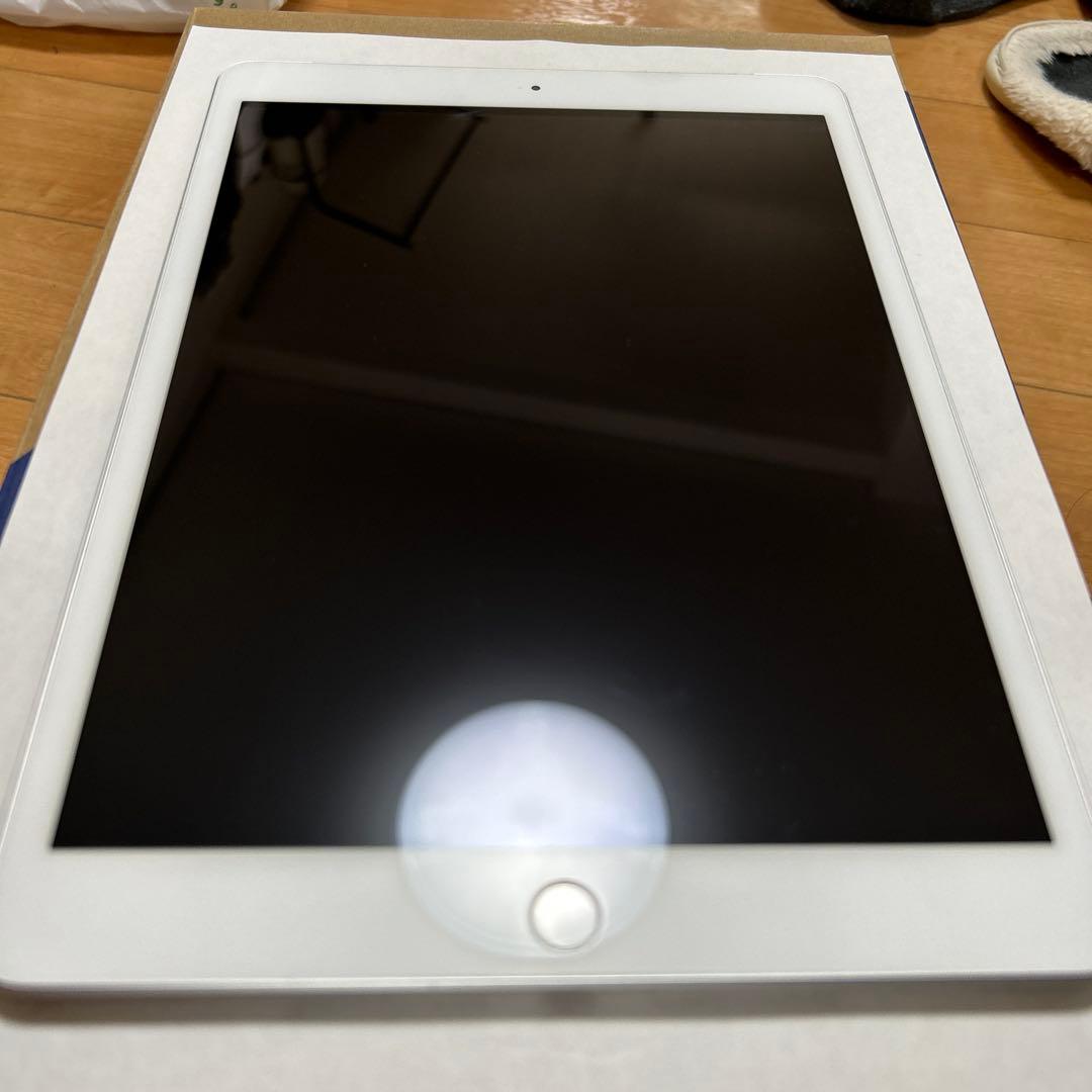 Apple iPad 第七世代 シルバー 本体