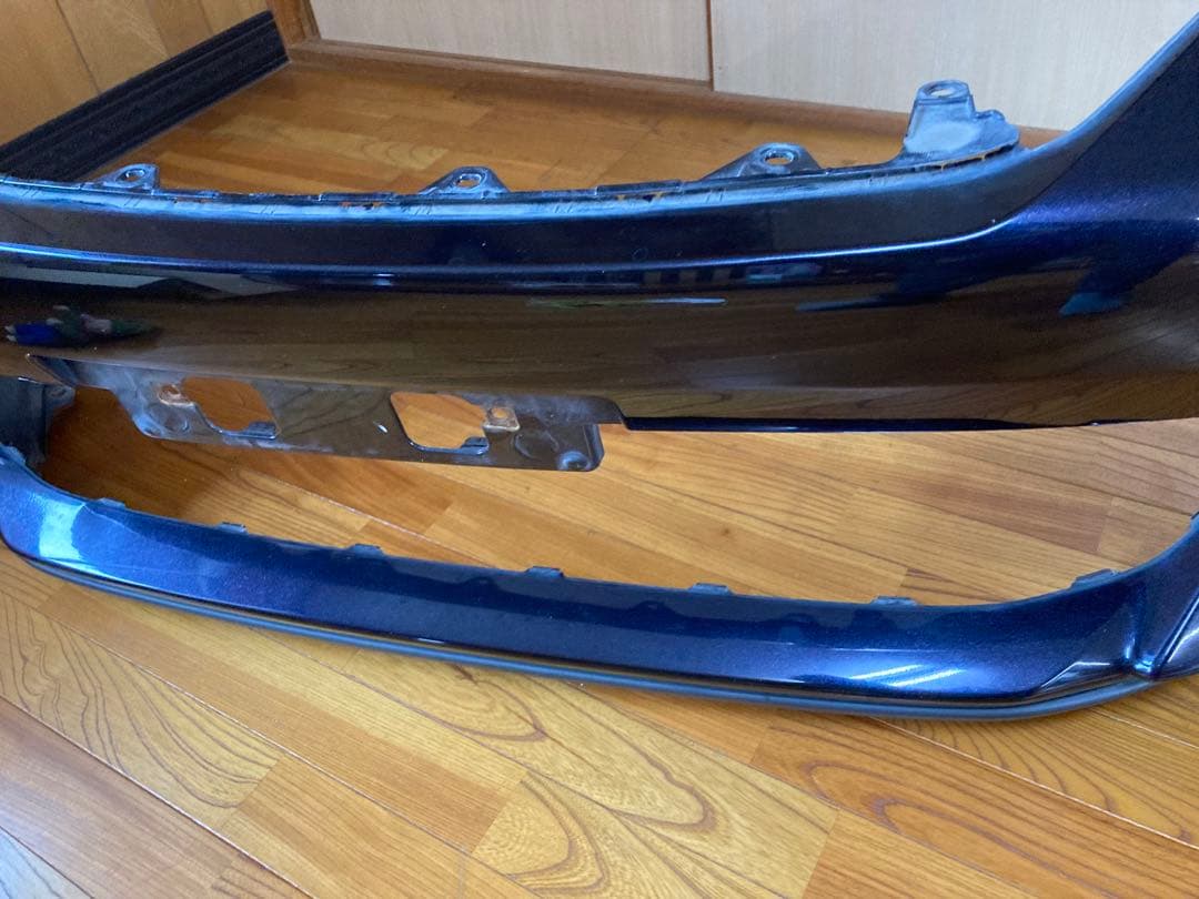 トヨタ　ハリアー　AVU65フロントバンパー