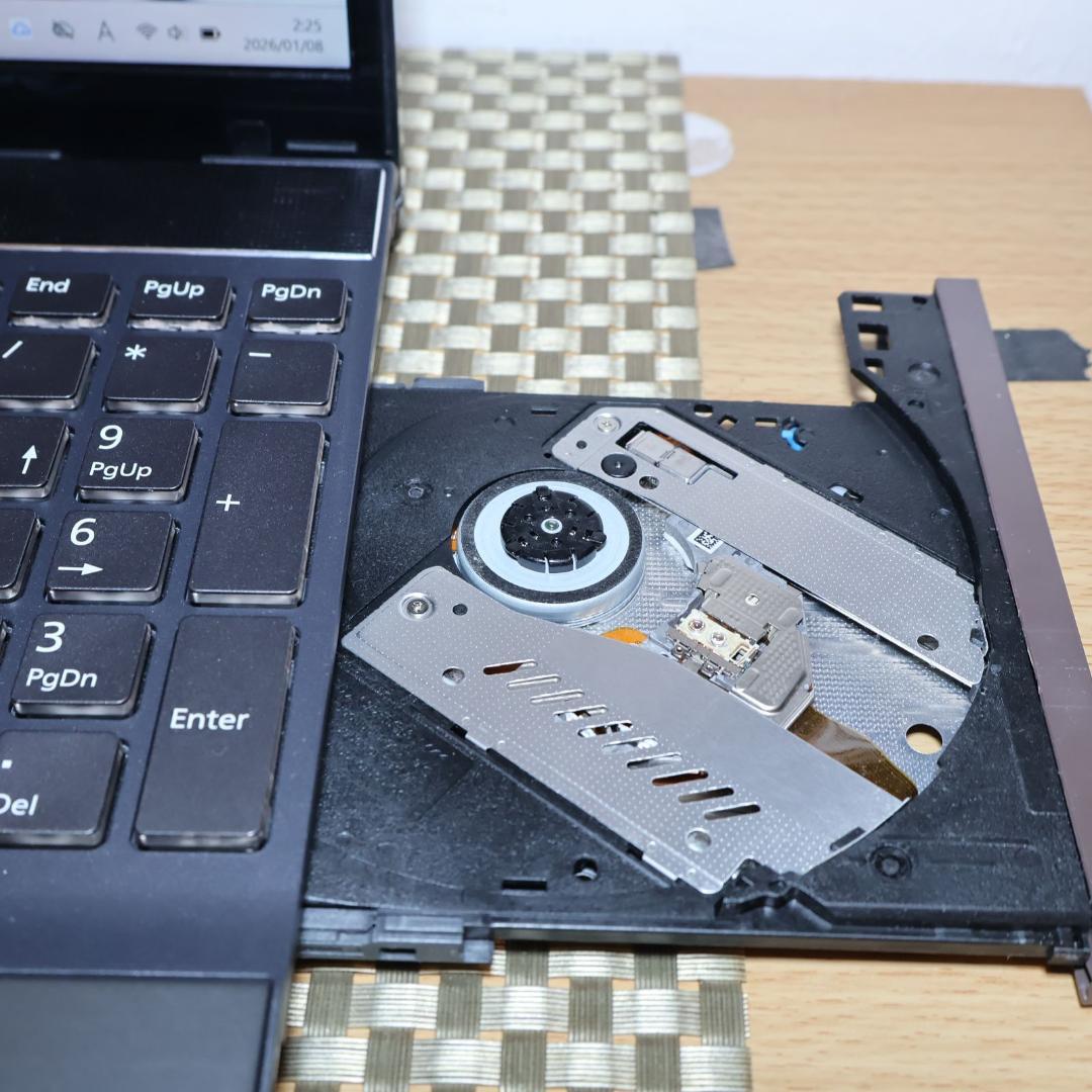 特価品！Win11公式対応i7/メ8G/SSD/BD/無線/カメラ/TypeC