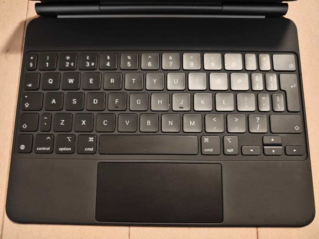 11インチ iPad Magic Keyboard MXQT2J/A USタイプ