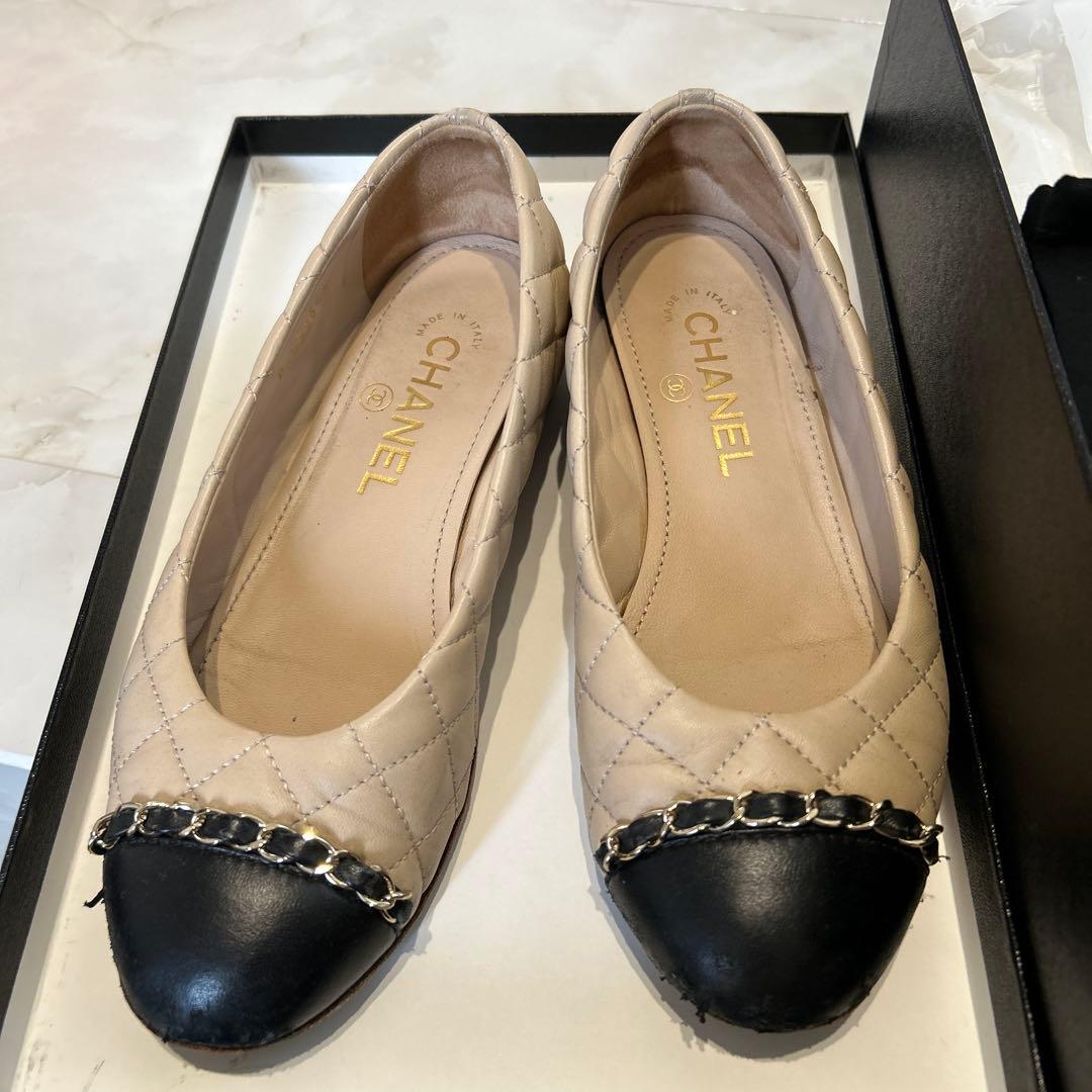 CHANEL キルティングフラットシューズ ベージュ・黒
