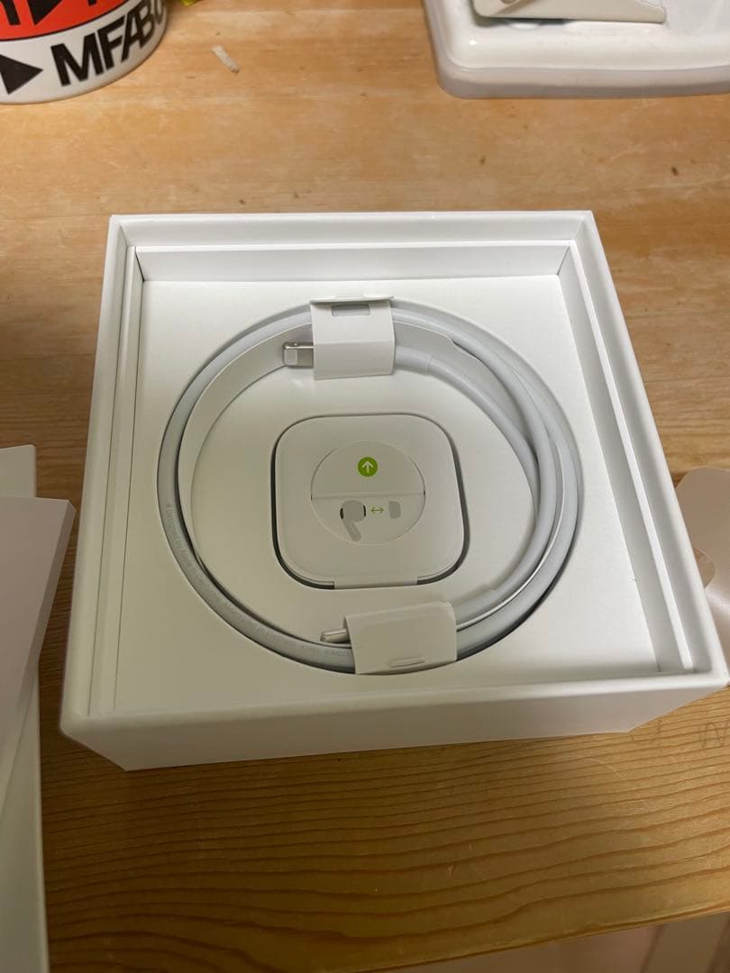 Apple AirPods Pro2 本体 充電ケース付き　イヤホンは左のみ