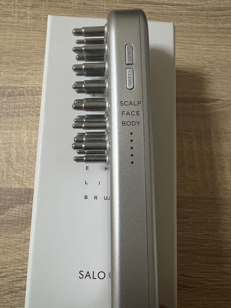 【アヤ】SALONIA EMS Lift Brush