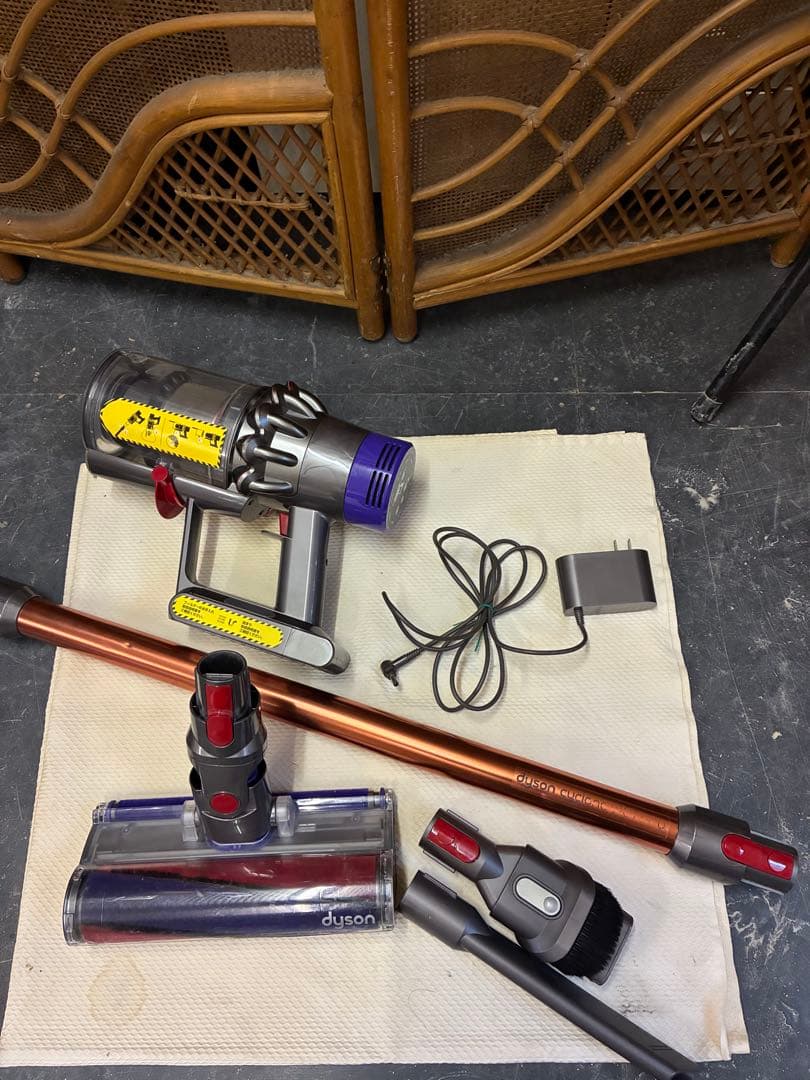 Dyson V10 コードレス スティッククリーナー 本体