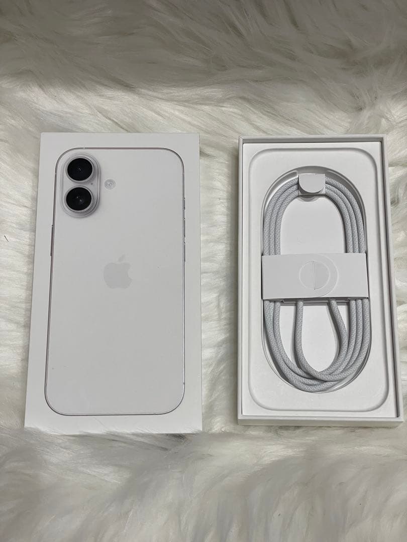 Apple iPhone17 ホワイト 本体　ほぼ未使用