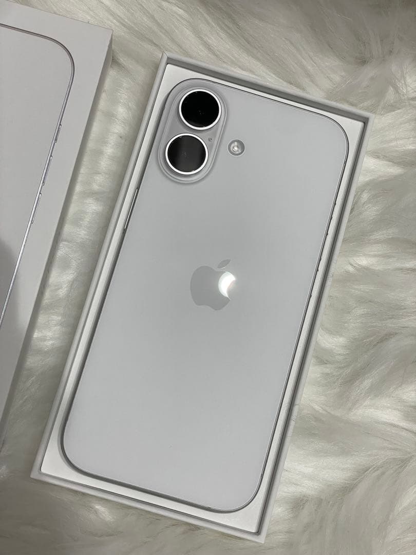 Apple iPhone17 ホワイト 本体　ほぼ未使用